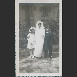 1933. Lors de la première communion de sa soeur Nicole.